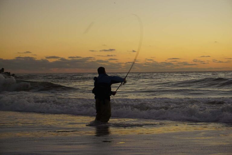 What Size Weight for Surf Fishing: Choosing the Perfect Tackle for Success